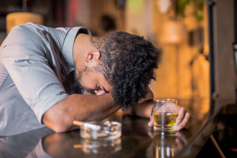 Clínica de Reabilitação para Homens Dependentes Alcoólicos Telefone Sideral - Clínica de Reabilitação de álcool